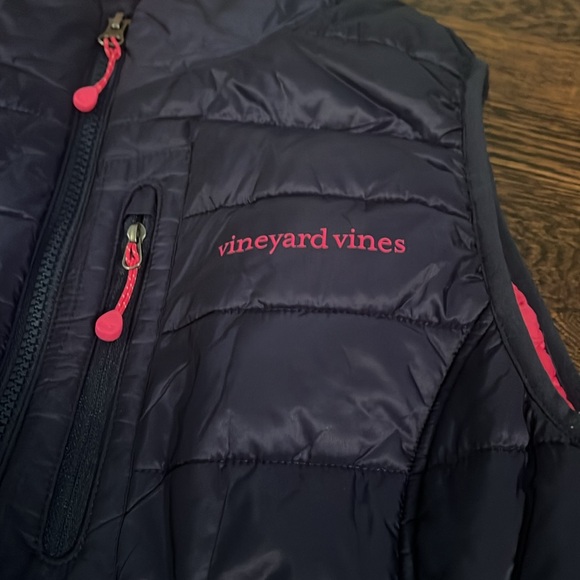 Vineyard Vines Women’s Packable Puffer Vest - Picture 2 of 5
